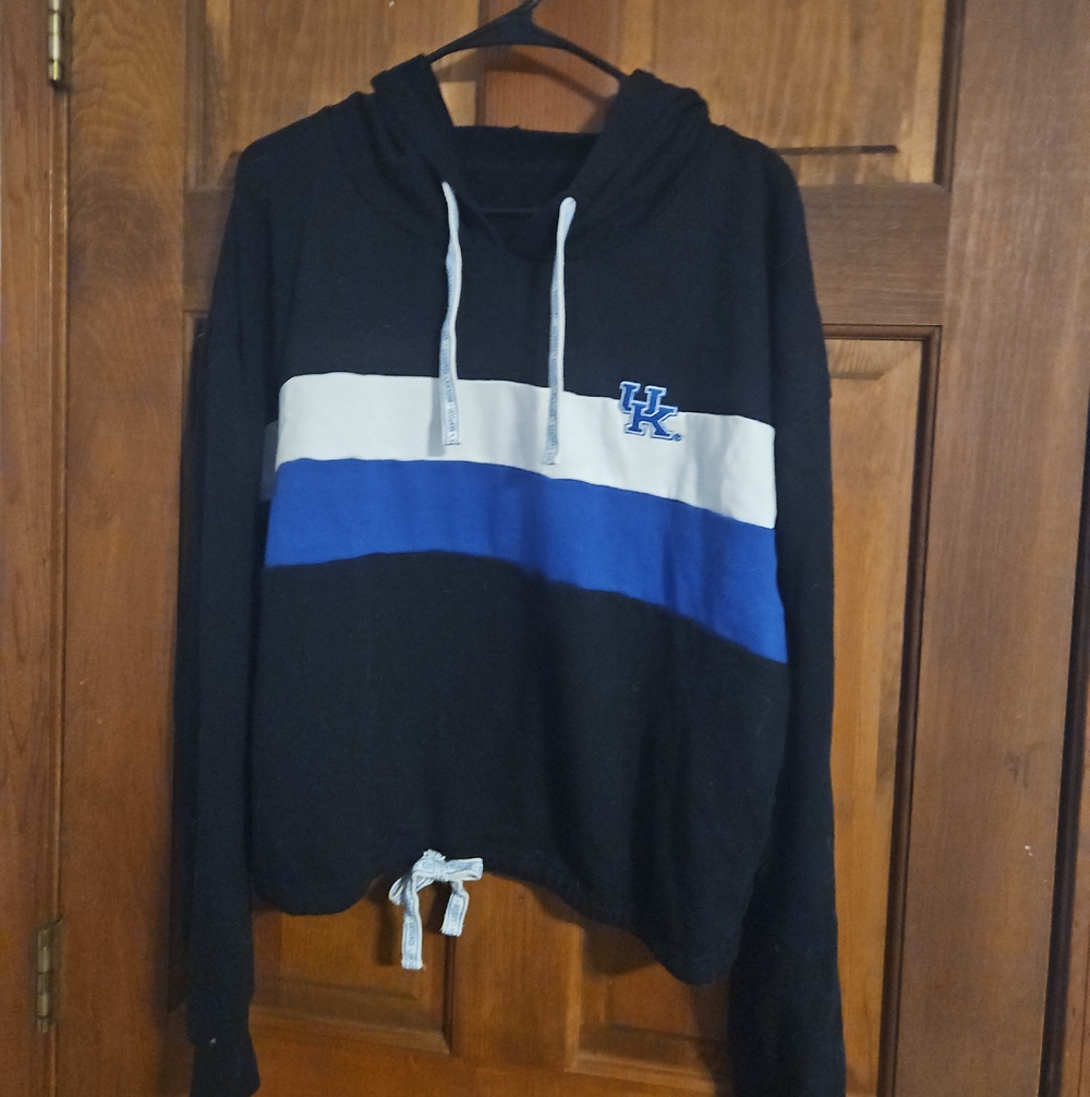 Uni Ersity Of Kentucky Black Hoodie with Blue and White Stripes and UK Logo.